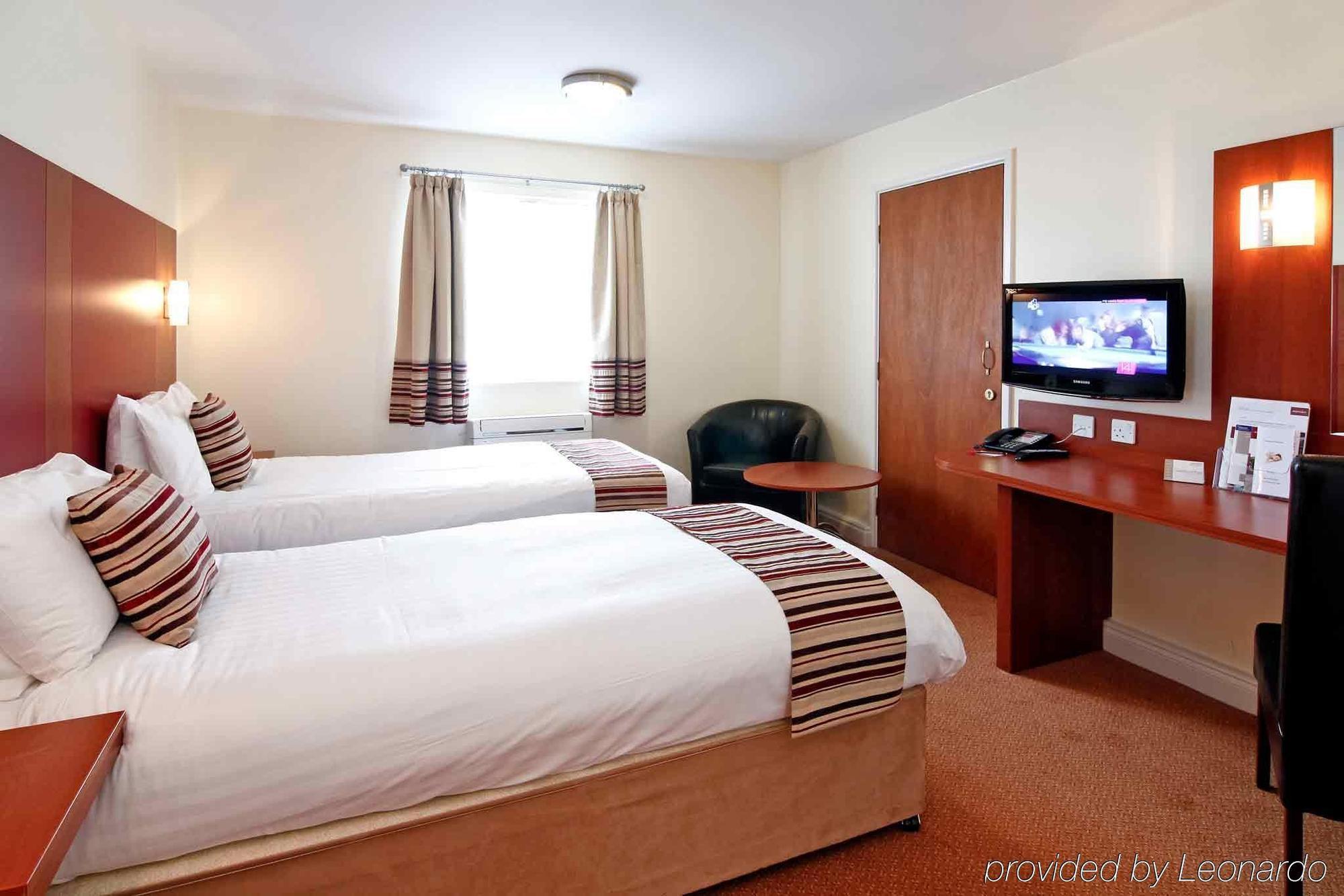 South Marston Hotel And Leisure Club Swindon Ruang foto